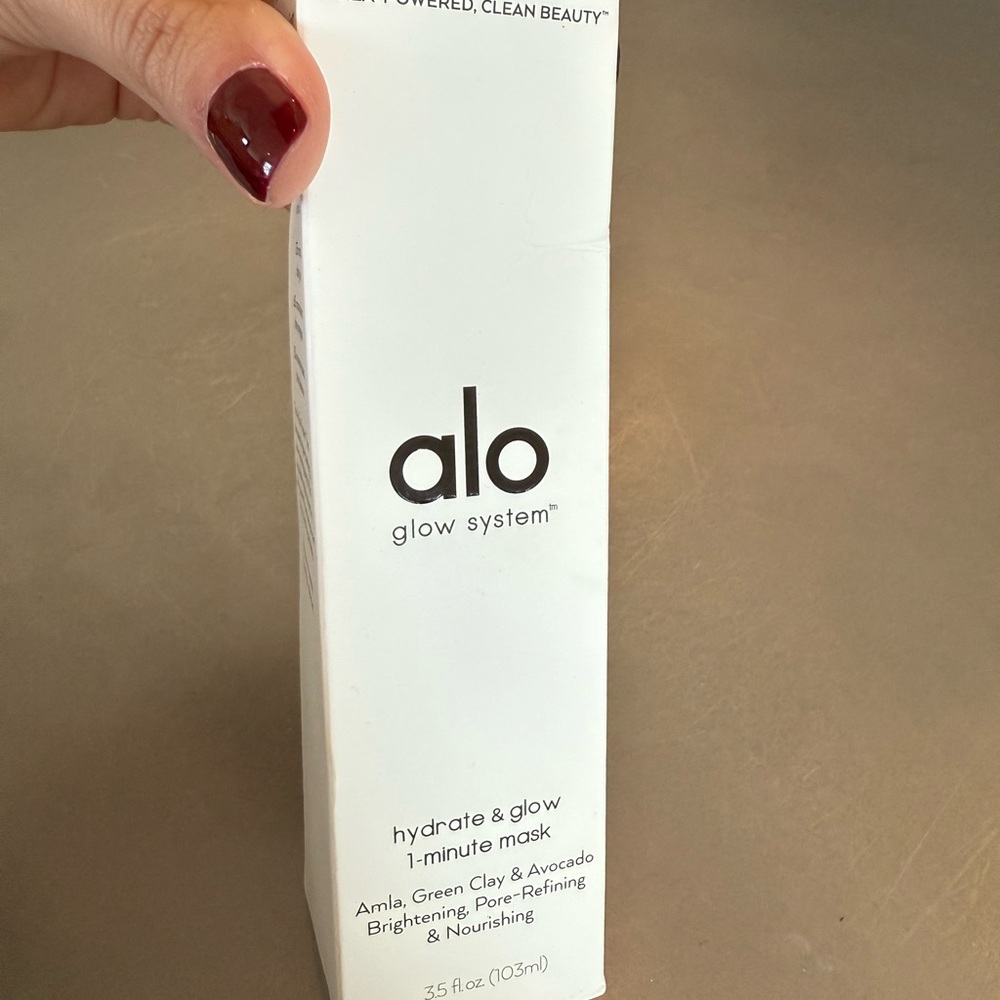 ALO Yoga Glow System Hydrate & Glow Mask - White